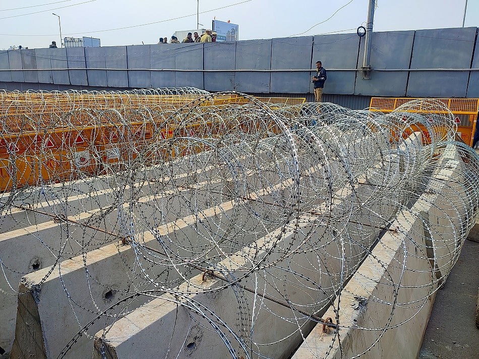 किसान आंदोलन के बीच हाईकोर्ट की बड़ी टिप्पणी, कहा- प्रदर्शनकारी भी भारतीय, प्रोटेस्ट के लिए जगहें तय करें