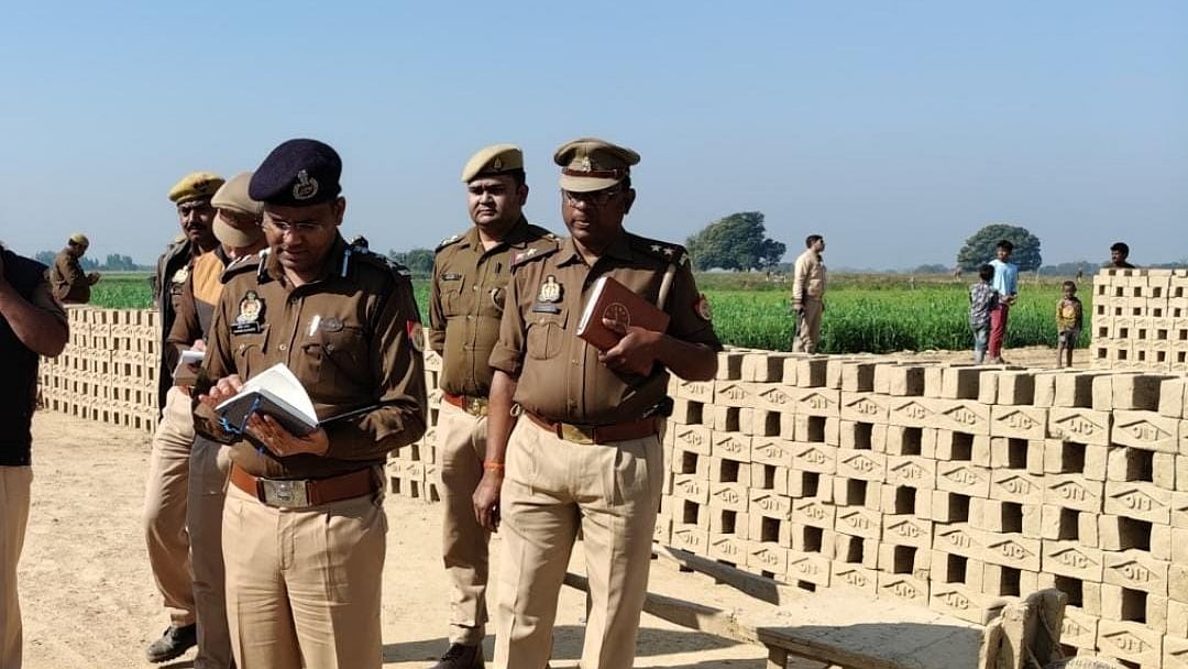 उत्तर प्रदेश के घाटमपुर में फंदे से लटके मिले दो बहनों के शव, तीन लोग गिरफ्तार