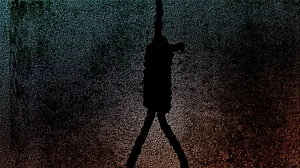 यूपी के बदायूं में फंदे से लटकता मिला महिला जज का शव, मौके से मिला सुसाइड नोट