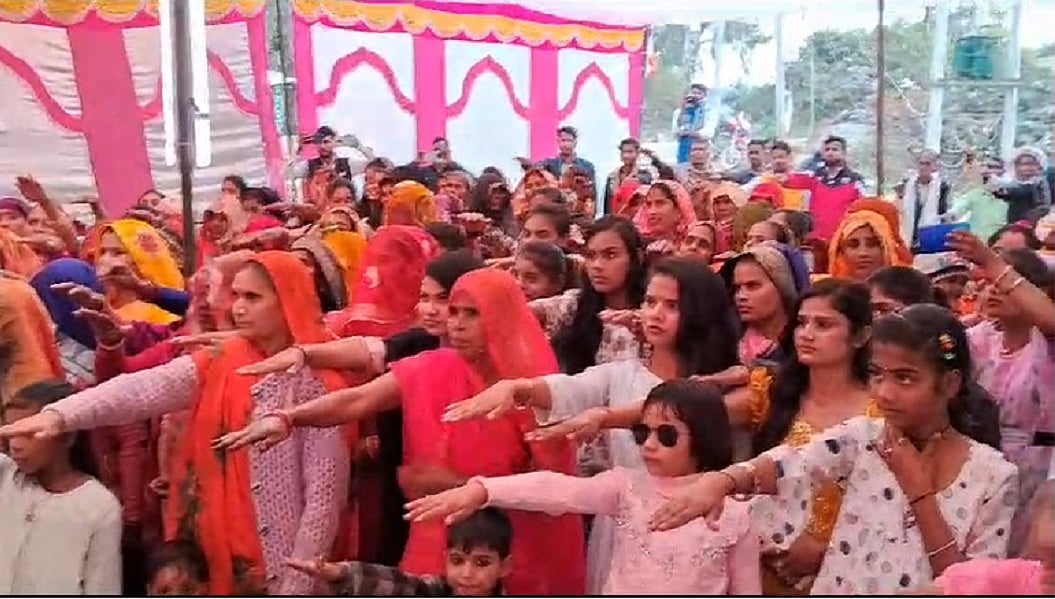 मध्य प्रदेशः शिवपुरी जिले में 40 हिदू परिवारों के लोगों ने अपनाया बौद्ध धर्म, छुआछूत से थे परेशान