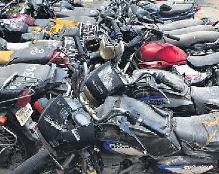अर्थ जगत: शेयर बाजार में उतार-चढ़ाव भरे कारोबार और फरवरी में दोपहिया वाहनों में दोहरे अंक की वृद्धि का अनुमान
