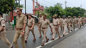 UP: बरेली में इंटरनेट बहाली से लोगों और व्यापारियों को बड़ी राहत, जानें जिले में कैसे हालात?