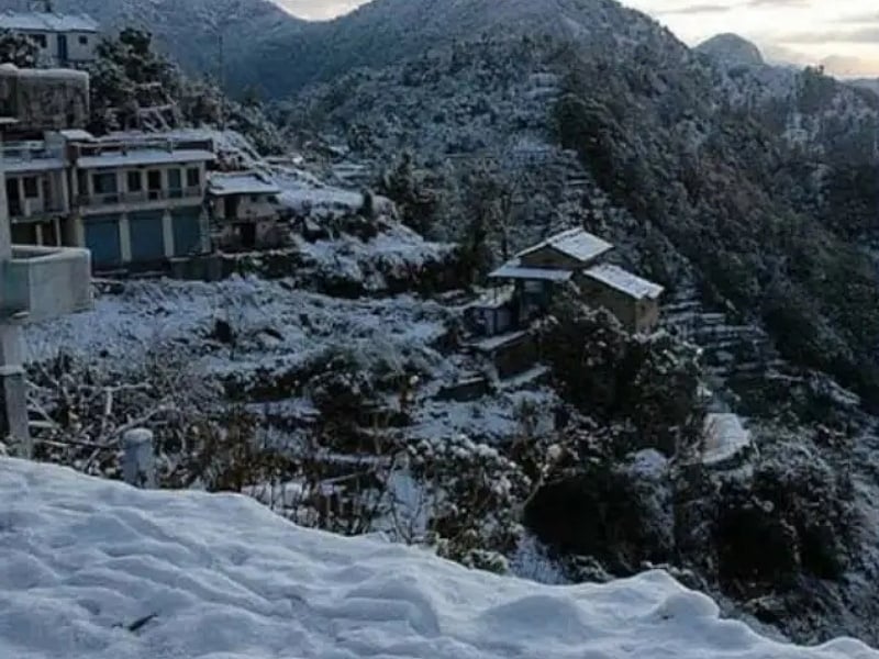 उत्तराखंड में बारिश-बर्फबारी और तेज आंधी का अलर्ट जारी, चारधाम यात्रा पर जाने वालों को सावधानी बरतने की सलाह
