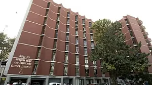 चुनाव आयोग ने 24 घंटे के अंदर बंगाल के डीजीपी को फिर बदला, विवेक सहाय की जगह संजय मुखर्जी को दी कमान