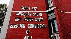 निर्वाचन आयोग ने राजनीतिक दलों को लिखा पत्र, चुनाव प्रक्रिया में सुधार पर बातचीत के लिए किया आमंत्रित