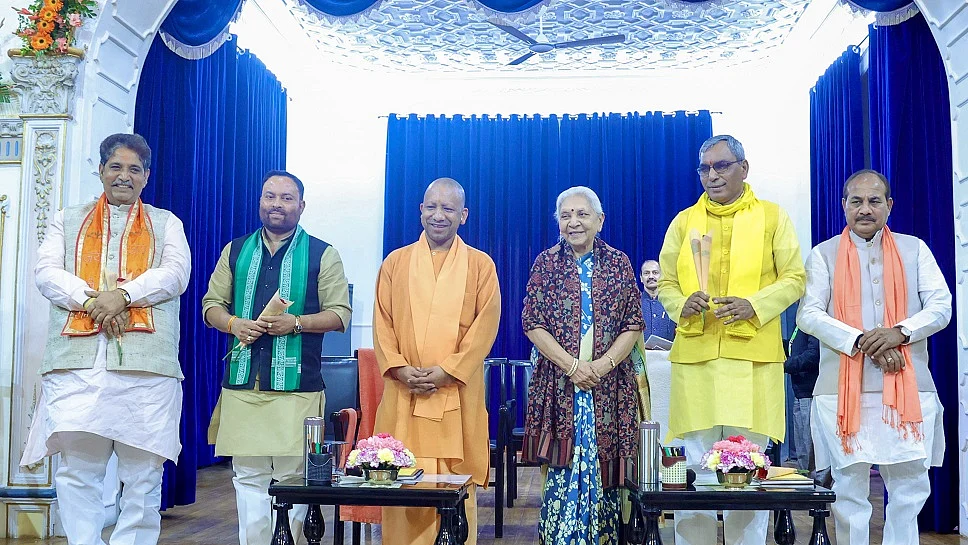 योगी सरकार के नए मंत्रियों को मिला विभाग, राजभर को पंचायती राज और अल्पसंख्यक का जिम्मा