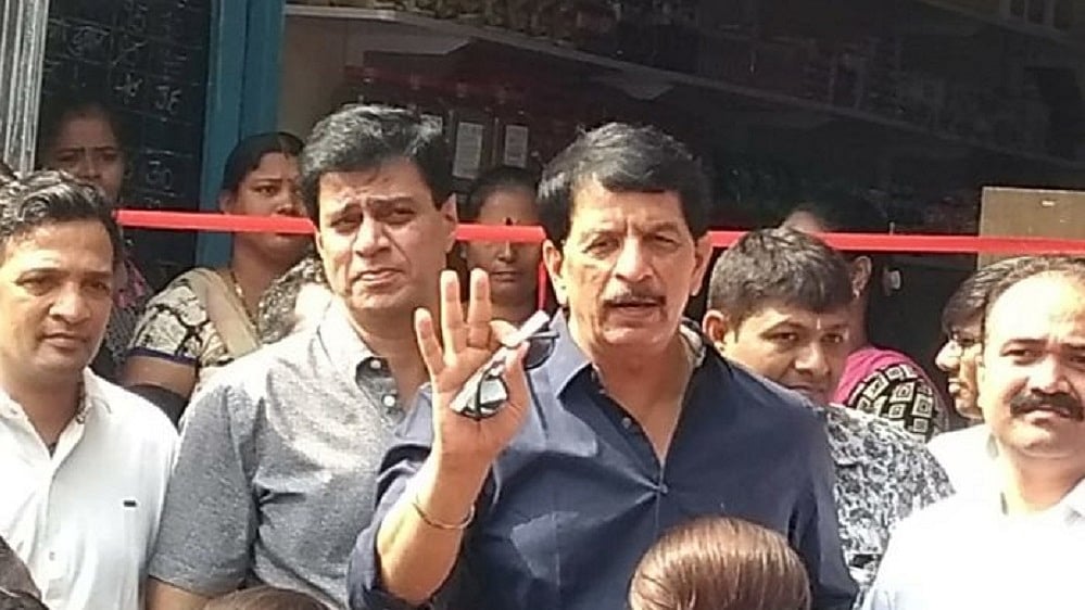 मुंबई के एनकाउंटर स्पेशलिस्ट प्रदीप शर्मा को फर्जी मुठभेड़ केस में आजीवन कारावास की सजा