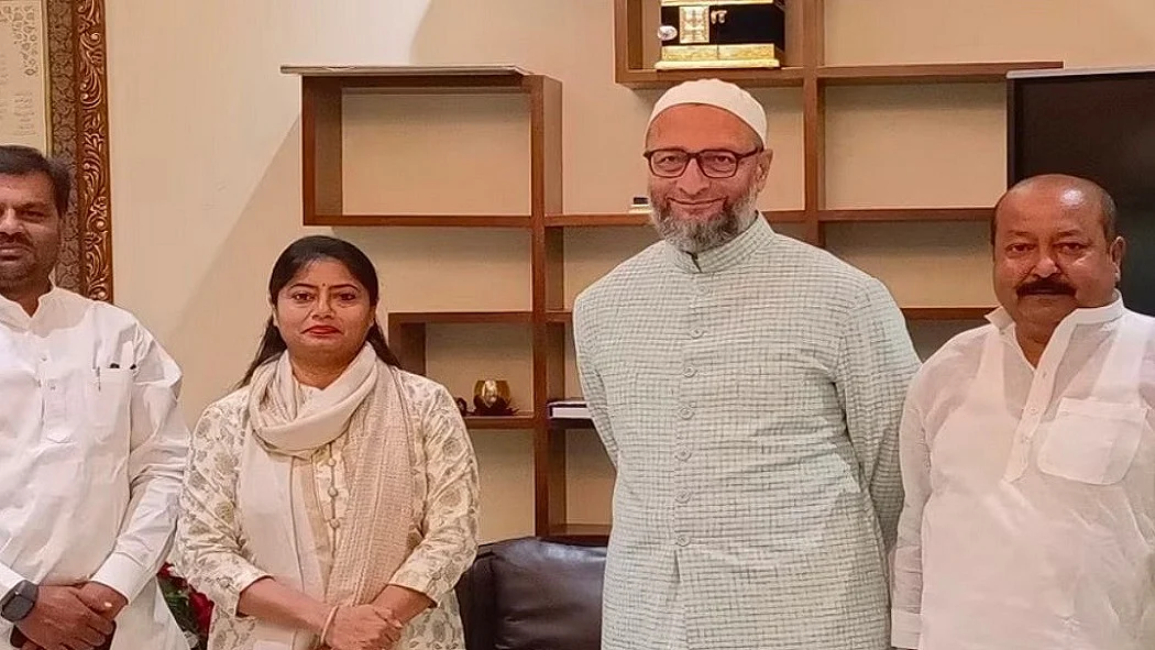 UP में अपना दल कमेरावादी का AIMIM के साथ गठबंधन, पल्लवी पटेल और ओवैसी ने की घोषणा
