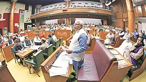 हरियाणा: 24 घंटे में बदली सरकार और सियासत की तस्वीर, विश्वास प्रस्ताव के बीच कांग्रेस ने गिनाई सरकार की नाकामियां