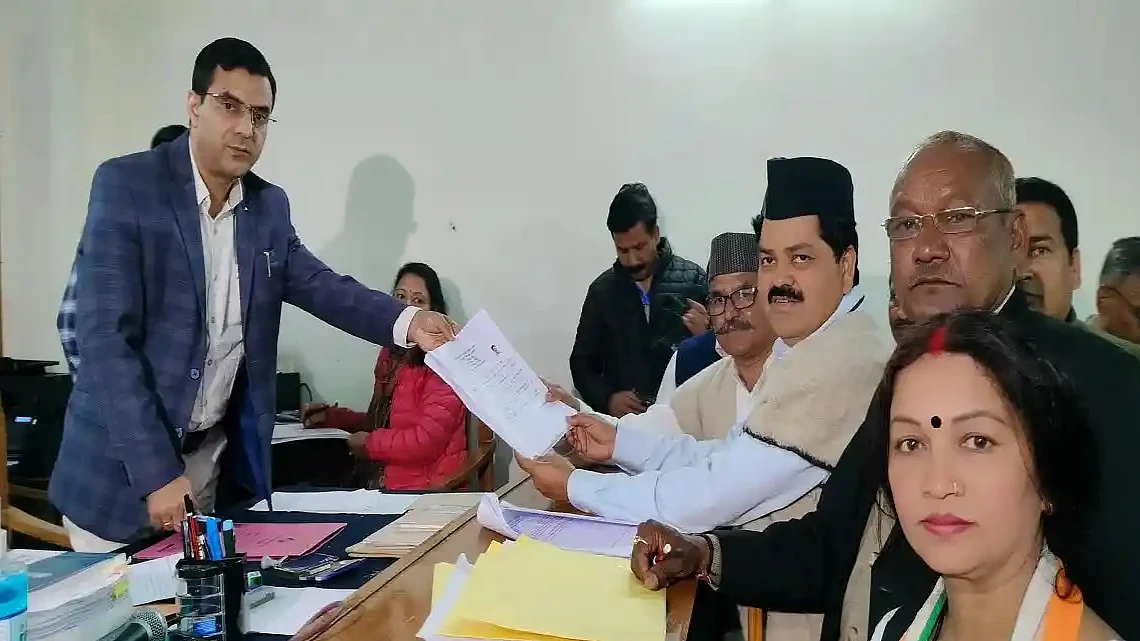 कांग्रेस नेता गणेश गोदियाल ने गढ़वाल से भरा नामांकन, 'इंडिया' की सरकार बनने का किया दावा