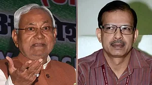 बिहारः होली पर शिक्षकों के प्रशिक्षण पर विवाद, नहीं आने वाले टीचर्स पर अब कार्रवाई का आदेश