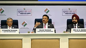 जब चुनाव आयोग ने सवाल को बताया 'आरोप', फिर कहा- कोई भी हो, चुनाव संहिता का उल्लंघन करने वाले पर होगी कार्रवाई