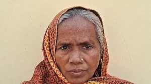 बदायूं डबल मर्डर: आरोपी की मां ने एनकाउंटर को बताया सही, कहा- जो उसने किया, उसका अंजाम उसे मिला