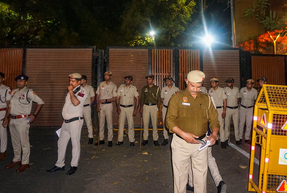 ईडी की टीम आबकारी मामले में तलाशी के लिए केजरीवाल के आवास पर पहुंची, आप नेता ने बीजेपी लगाए गंभीर आरोप
