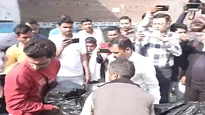 Budaun Double Murder: मृतक बच्चों के शव पोस्टमार्टम के बाद लाए गए घर, पिता की शिकायत पर पुलिस ने दर्ज की FIR