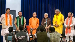 योगी कैबिनेट का विस्तार, ओमप्रकाश राजभर, दारा चौहान, सुनील शर्मा और अनिल कुमार ने मंत्री पद की शपथ ली