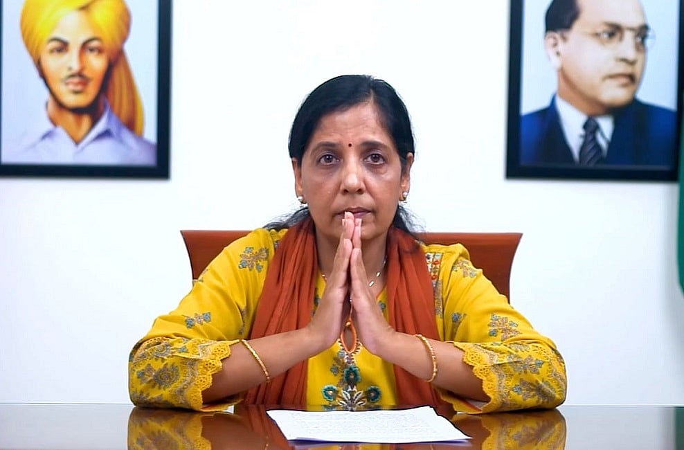 अरविंद केजरीवाल की पत्नी सुनीता का आरोप- आप नेता तबीयत ठीक नहीं, उन्हें बहुत परेशान किया जा रहा है