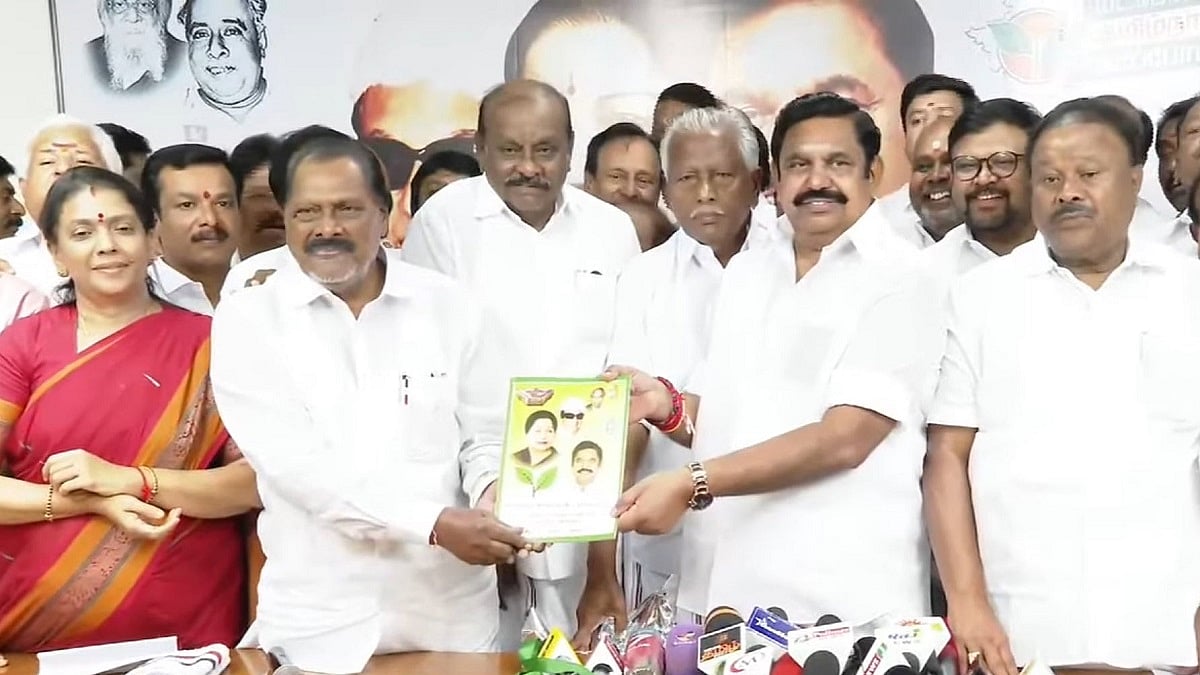 AIADMK का घोषणापत्र जारी, परिवार की महिला मुखियाओं को 3,000 रुपये देने का वादा