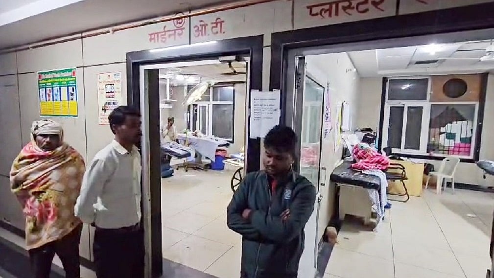 मेरठ में मोबाइल चार्जिंग के दौरान ब्लास्ट से घर में लगी आग, चार बच्चों की मौत, माता-पिता जख्मी