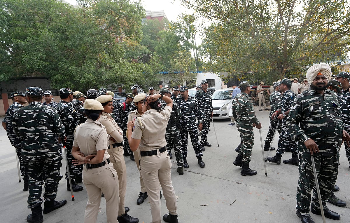 केजरीवाल की गिरफ्तारी के खिलाफ आप के प्रदर्शन के मद्देनजर तीन मेट्रो स्टेशनों के द्वार बंद