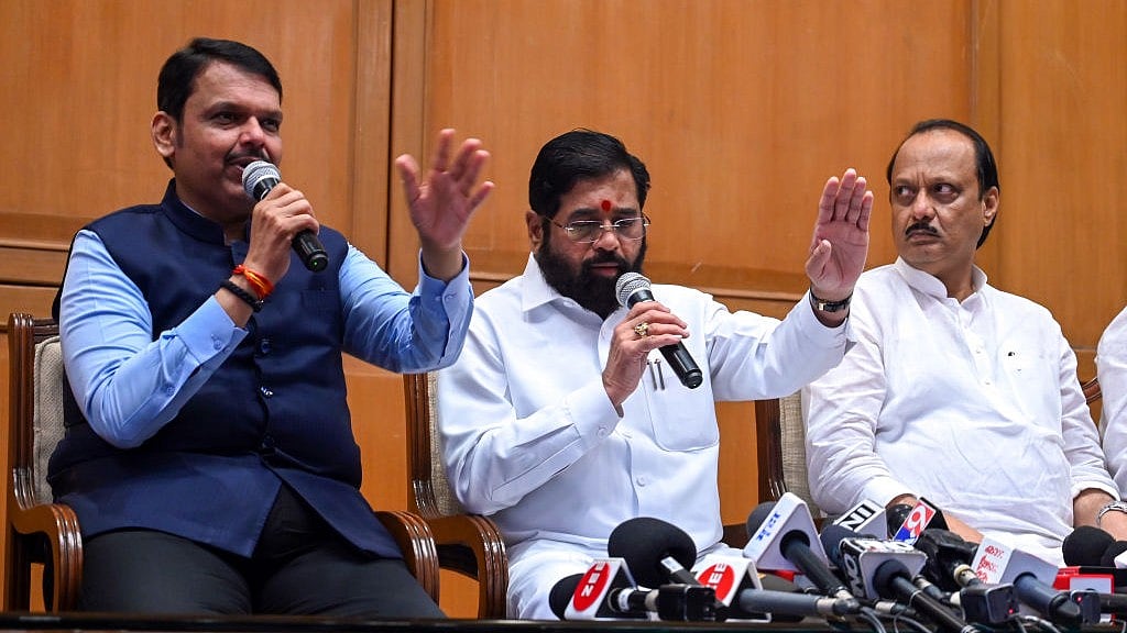 महाराष्ट्र: बीजेपी का शिंदे-पवार के साथ खेल, और महायुति के भ्रम से विपक्ष को मिलता बल