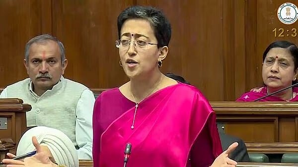 दिल्ली सरकार का 76,000 करोड़ रुपये का बजट पेश, महिलाओं को हर महीने 1,000 रुपये देने का ऐलान 