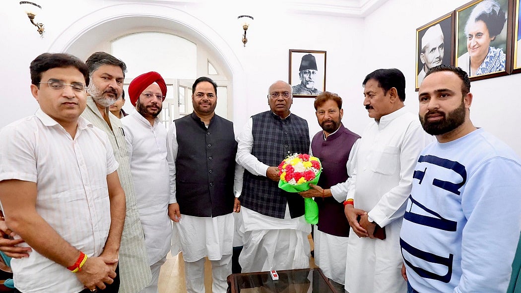 जम्मू-कश्मीर के दिग्गज नेता लाल सिंह कांग्रेस में शामिल