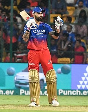 IPL 2024: 'विराट को उत्साहित होने के लिए KKR के डगआउट को देखना होगा', वरुण आरोन का इशारा गंभीर की तरफ तो नहीं!