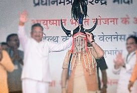विष्णु नागर का व्यंग्य: कहानी एक ऐसे राजा कि जो खुद को चक्रवर्ती सम्राट ही नहीं, ईश्वर का अवतार समझता था!