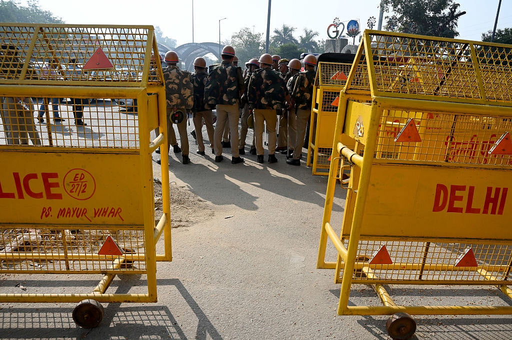 केजरीवाल की गिरफ्तारी पर आप का प्रदर्शन जारी, शहीदी पार्क पर प्रदर्शन को लेकर दिल्ली में पुलिस गश्त बढ़ी