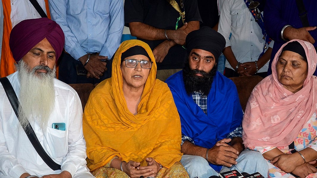 जेल में बंद 'वारिस पंजाब दे' प्रमुख अमृतपाल निर्दलीय लोकसभा चुनाव लड़ेगा, मां ने किया ऐलान