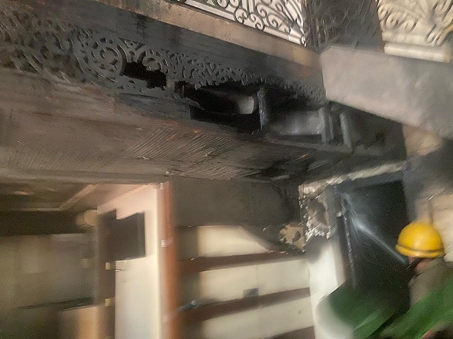 दिल्ली के सदर बाजार इलाके में घर में आग लगने से दो बहनों की मौत, परिवार के कुछ लोग झुलसे