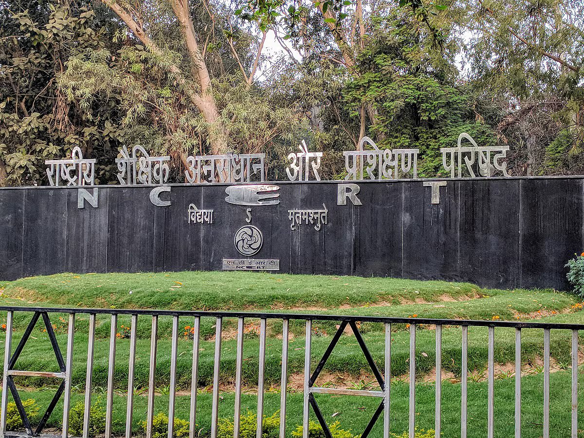 NCERT की किताबों में बाबरी मस्जिद, गुजरात दंगे के संदर्भ में संशोधन किया गया, मणिपुर को लेकर भी हुए बदलाव 