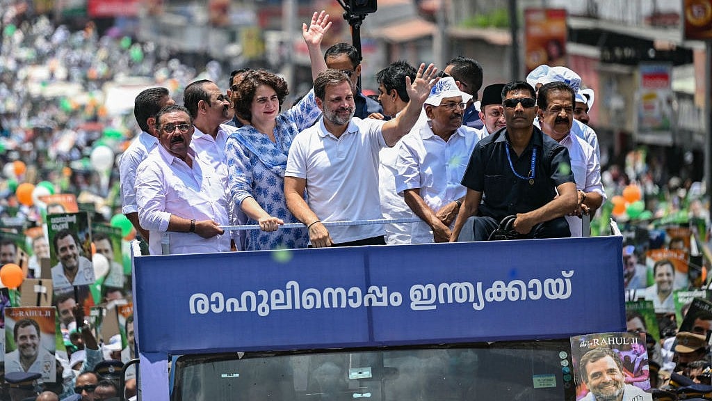 3 अप्रैल को वायनाड में नामांकन से पहले रोड शो में राहुल गांधी (फोटो - Getty Images)