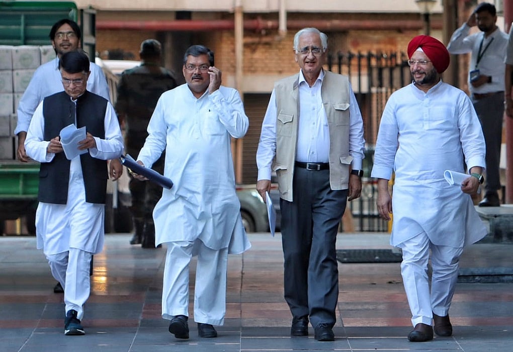 घोषणापत्र पर पीएम मोदी की अमर्यादित टिप्पणी के खिलाफ चुनाव आयोग पहुंची कांग्रेस