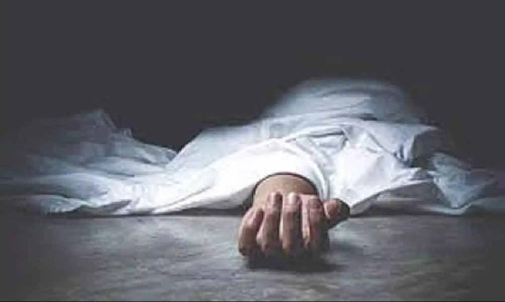 आंध्र प्रदेश के विजयवाड़ा में डॉक्टर और परिवार के चार सदस्य मृत मिले, आर्थिक तंगी के कारण खुदकुशी का संदेह