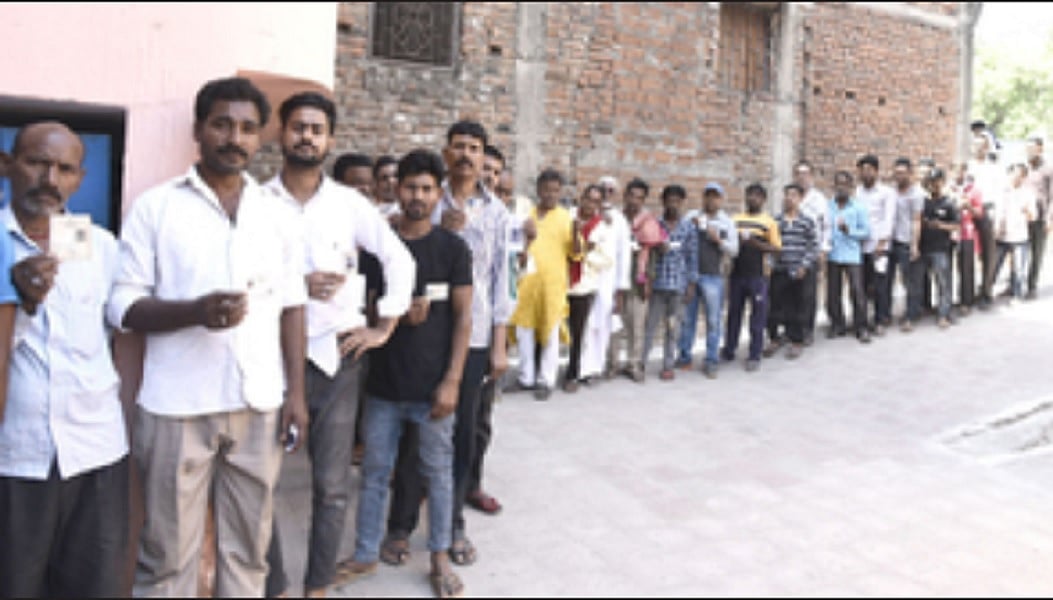 लोकसभा चुनावः 102 सीट पर मतदान खत्म, बंगाल में सर्वाधिक, बिहार में सबसे कम वोटिंग, इन दिग्गजों की किस्मत EVM में बंद