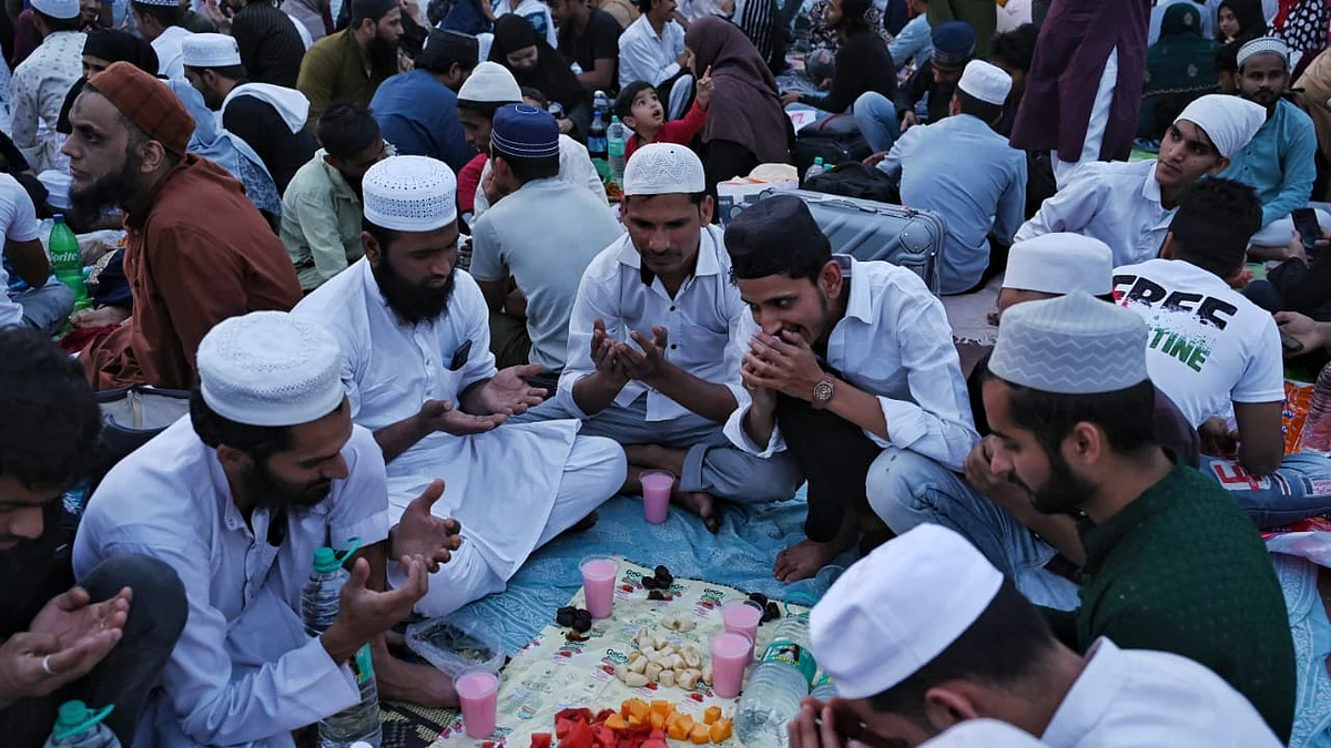 देश में आज कहीं नहीं दिखा रमज़ान का चांद, अब पहला रोज़ा रविवार को होगा (फाइल फोटो- विपिन)