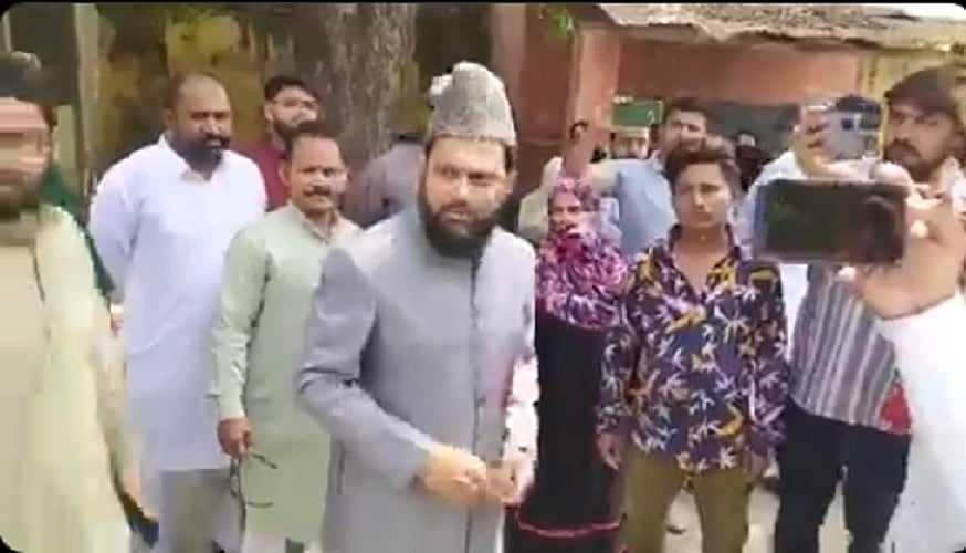 लोकसभा चुनावः रामपुर में एसपी प्रत्याशी नदवी से पुलिस की झड़प, एसटी हसन ने लगाया अभद्रता का आरोप