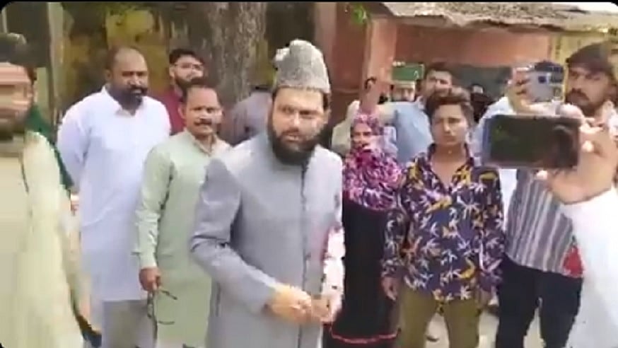 रामपुर में एसपी प्रत्याशी नदवी से पुलिस की झड़प, एसटी हसन ने लगाया अभद्रता का आरोप
