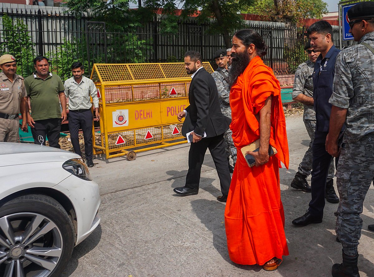 विज्ञापन मामला: बाबा रामदेव, बालकृष्ण आचार्य को आज भी नहीं मिली 'माफी', अब इस दिन होना होगा पेश
