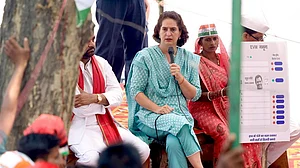हमारे घोषणापत्र के खिलाफ दुष्प्रचार कर रही BJP, प्रधानमंत्री अपने पद की गरिमा भूलेः प्रियंका गांधी
