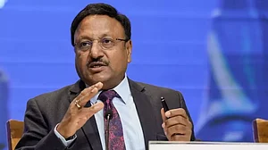 चुनाव आयोग ने आखिरकार जारी किया पहले 5 चरणों की वोटिंग का डेटा, सुप्रीम कोर्ट तक मामला पहुंचने पर जारी किए आंकड़े