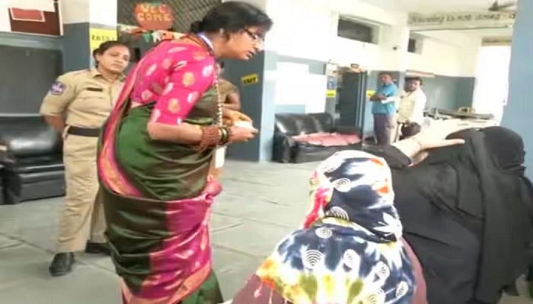 हैदराबाद से BJP उम्मीदवार माधवी लता के खिलाफ केस दर्ज, बुर्का पहनी महिलाओं से दुर्व्यवहार का वीडियो हुआ था वायरल