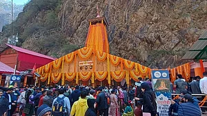 अक्षय तृतीया पर केदारनाथ के बाद पूरे विधि विधान के साथ खुले यमुनोत्री धाम के भी कपाट