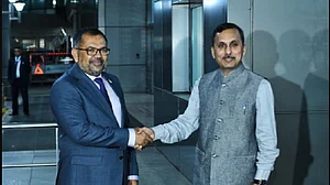 दुनियाः तनाव के बीच मालदीव के विदेश मंत्री भारत पहुंचे और बुशरा बीबी को अडियाला जेल भेजने का आदेश