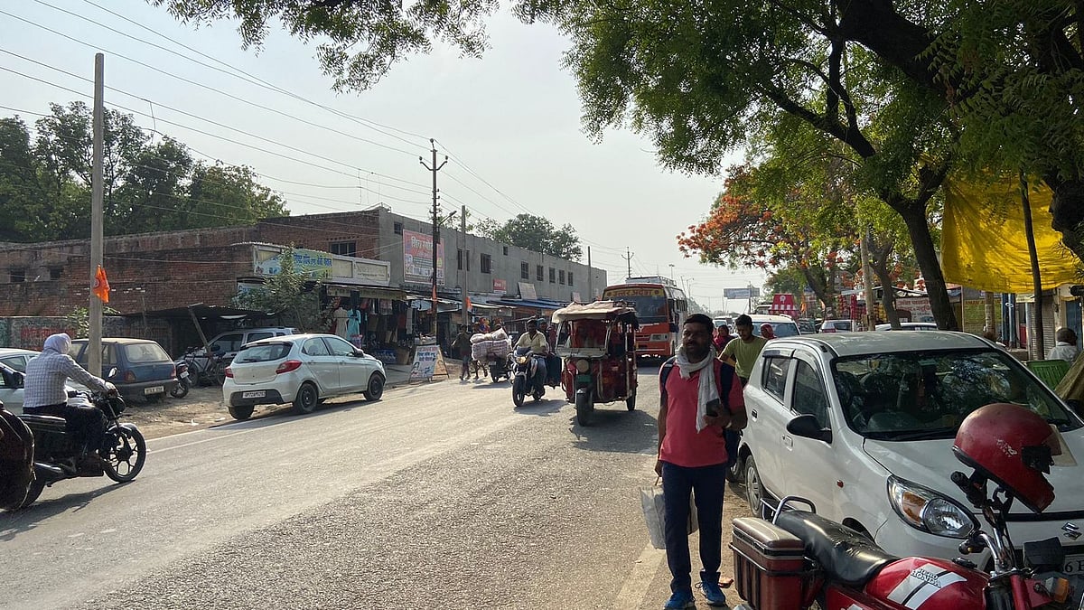 गौरीगंज अमेठी - सड़क पर सन्नाटा लेकिन मन में बहुत कुछ छुपा हुआ (फोटो - नागेन्द्र)