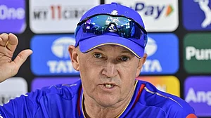 IPL 2024: RCB की हार के बाद मुख्य कोच फ्लावर का बड़ा बयान, कहा- चिन्नास्वामी में हमें ऐसे गेंदबाजों...