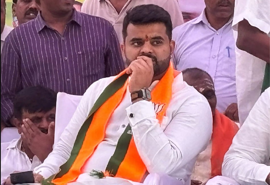 प्रज्वल रेवन्ना का राजनयिक पासपोर्ट होगा रद्द! कर्नाटक सरकार ने केंद्र को कार्रवाई के लिए लिखा पत्र