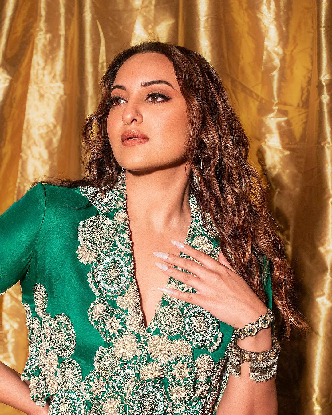 सिनेजीवन: इन डायरेक्टर के साथ फुल-ऑन एक्शन फिल्म करना चाहती हैं सोनाक्षी और 'पुष्पा 2' का दूसरा गाना कल होगा रिलीज